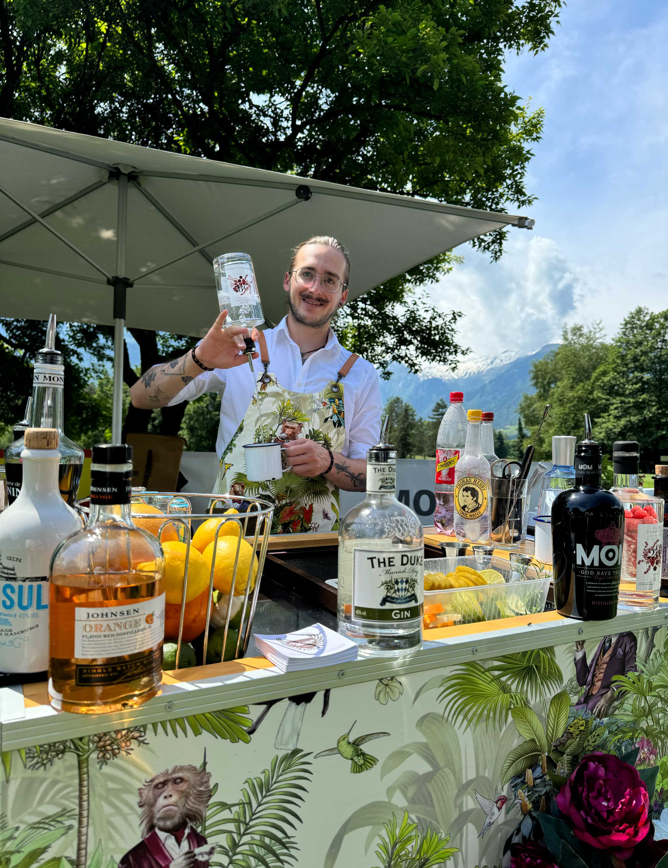Barkeeper Adrian Trojer